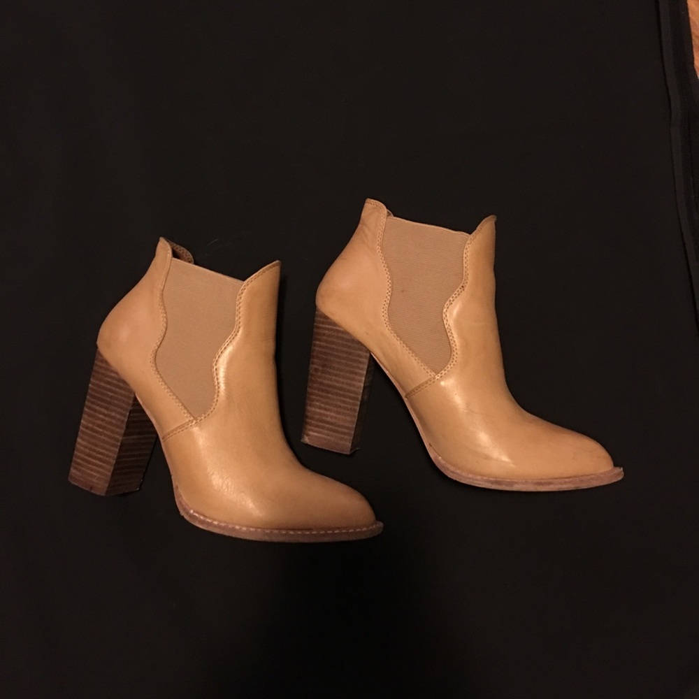 Chinese Laundry Camel Booties